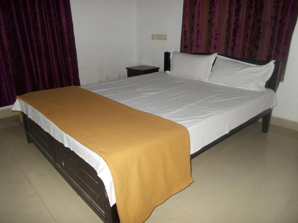 Hotel Guruvayur Bunglow Exterior foto