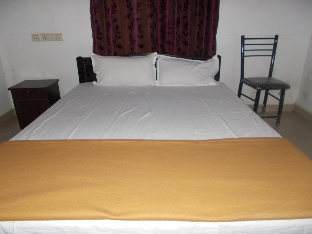 Hotel Guruvayur Bunglow Exterior foto