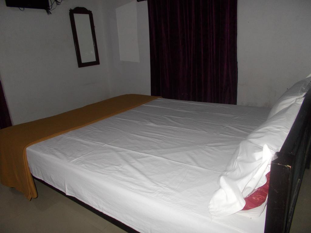 Hotel Guruvayur Bunglow Exterior foto