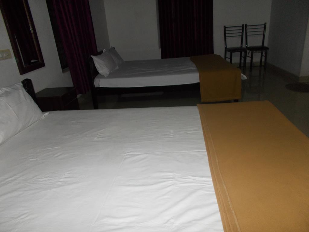 Hotel Guruvayur Bunglow Exterior foto